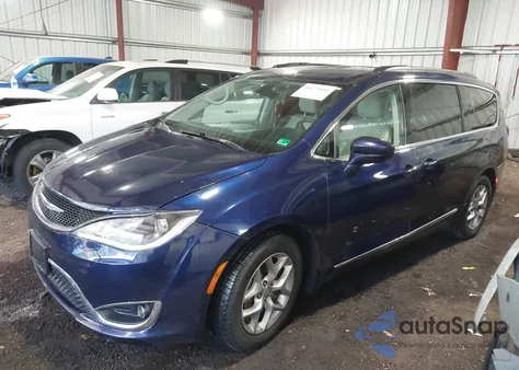 2017 Chrysler Pacifica Touring-L z USA, uszkodzony, nr VIN 2C4RC1BG3HR610765